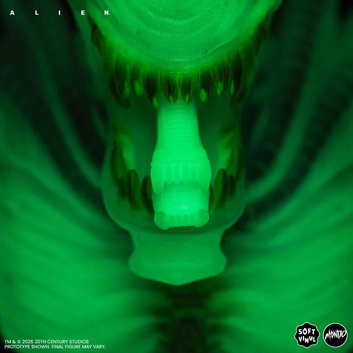 Aliens - Mantis Alien Soft Vinyl Figure - Cherry Blossom Glow in the Dark Variant - Image 10