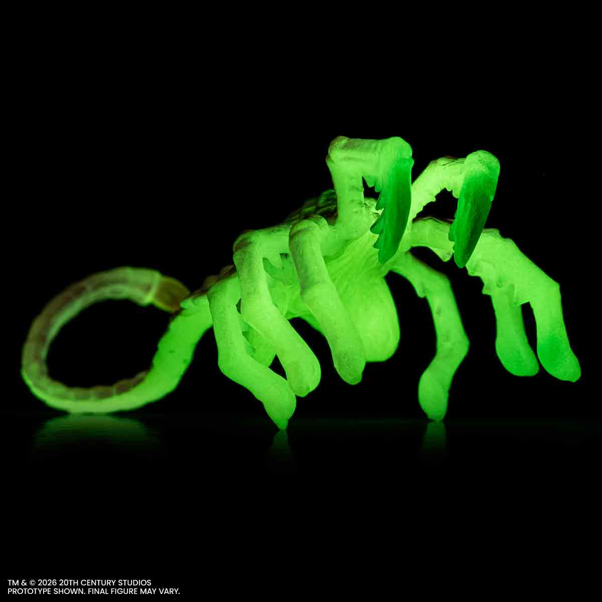 Aliens - Mantis Alien Soft Vinyl Figure - Cherry Blossom Glow in the Dark Variant - Image 34