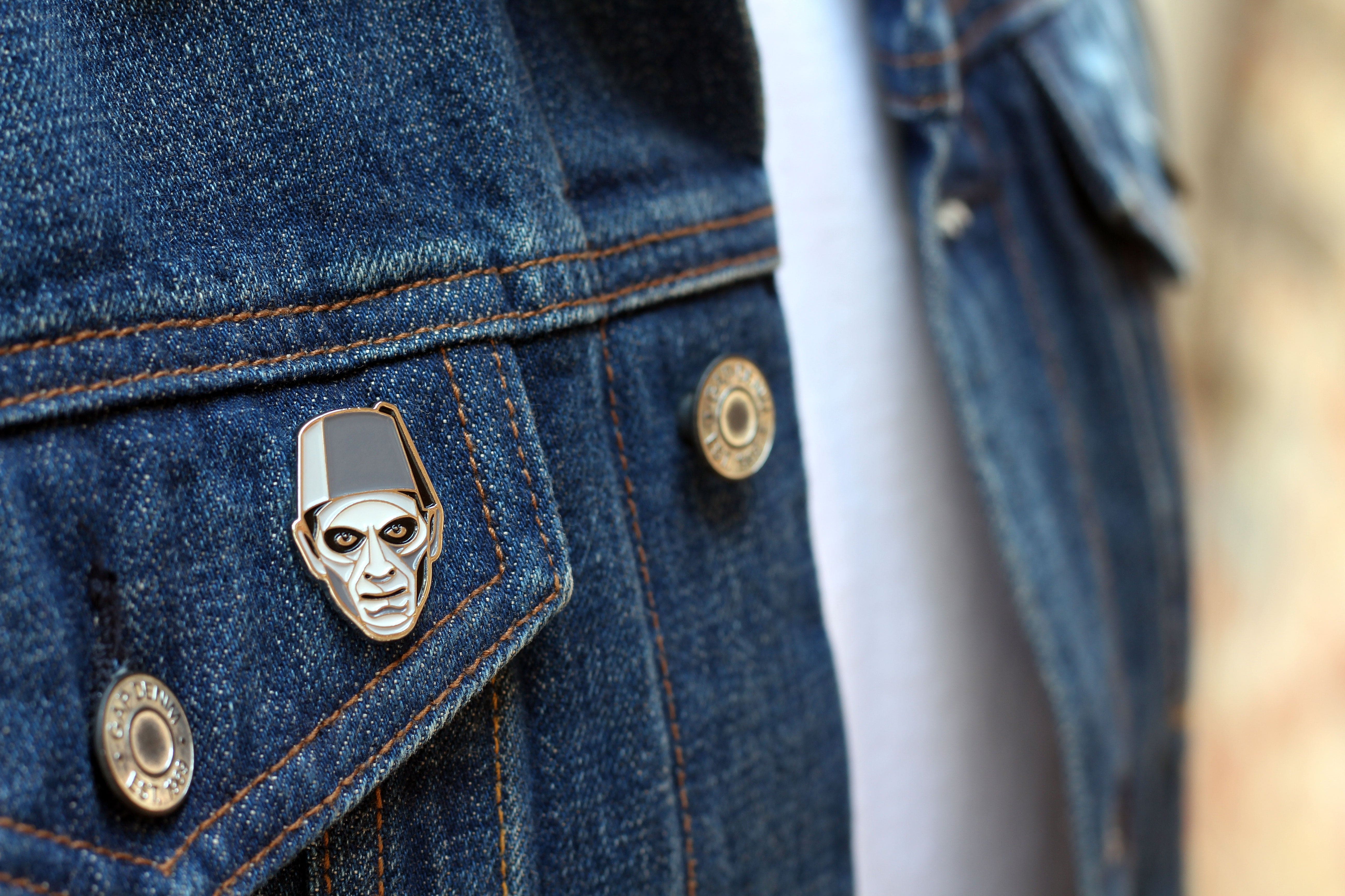 The Mummy – Ardeth Enamel Pin (Monochrome) - Image 3