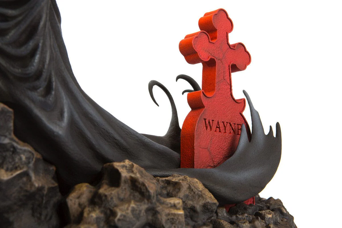 Batman & Dracula: Red Rain Statue (Exclusive) - Image 10