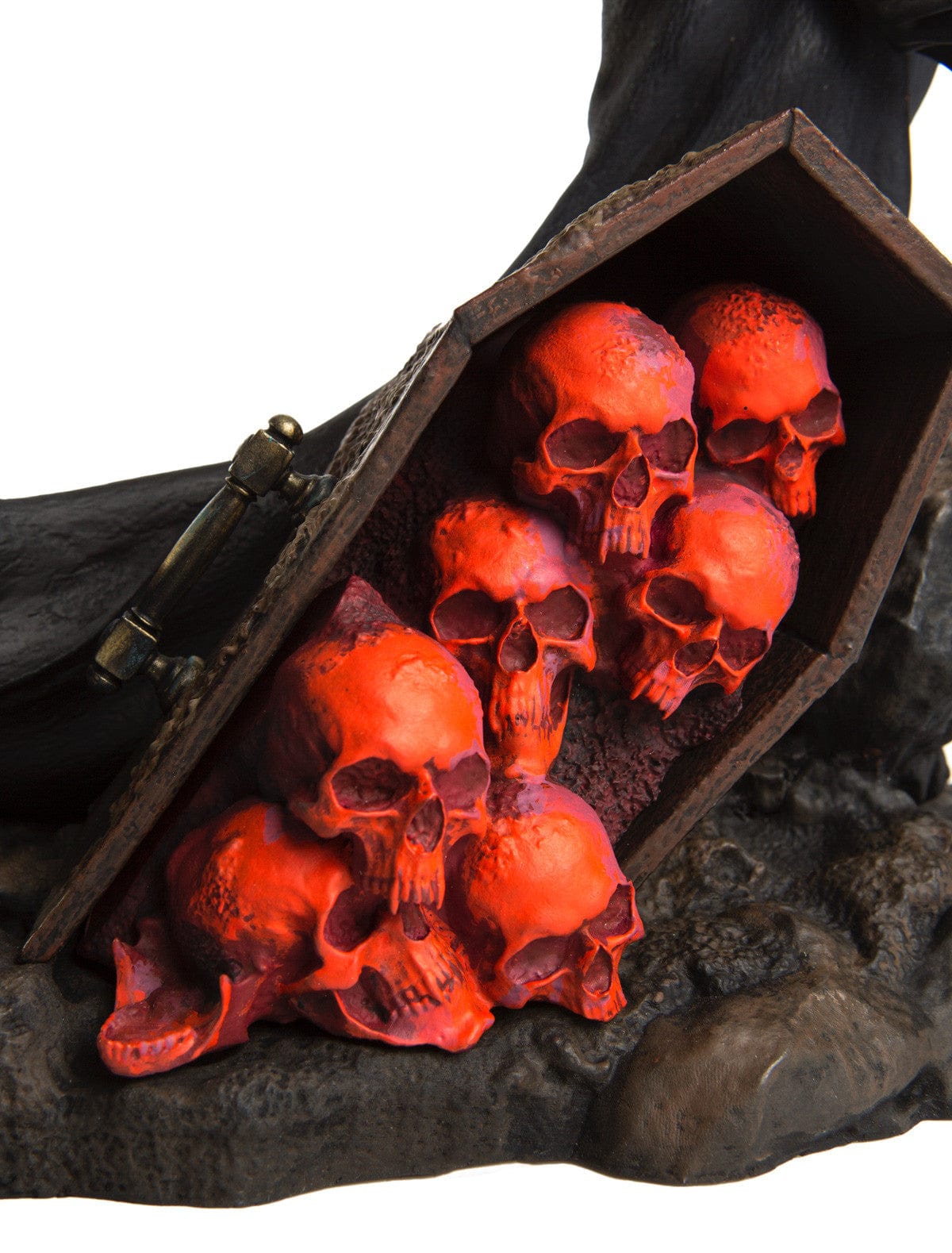 Batman & Dracula: Red Rain Statue (Exclusive) - Image 12