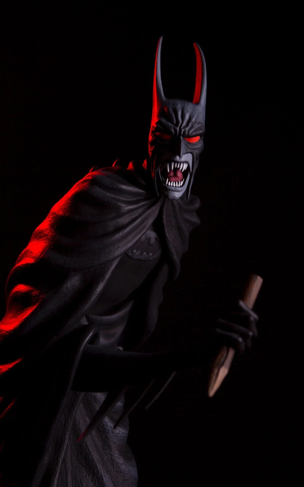 Batman & Dracula: Red Rain Statue (Exclusive) - Image 14