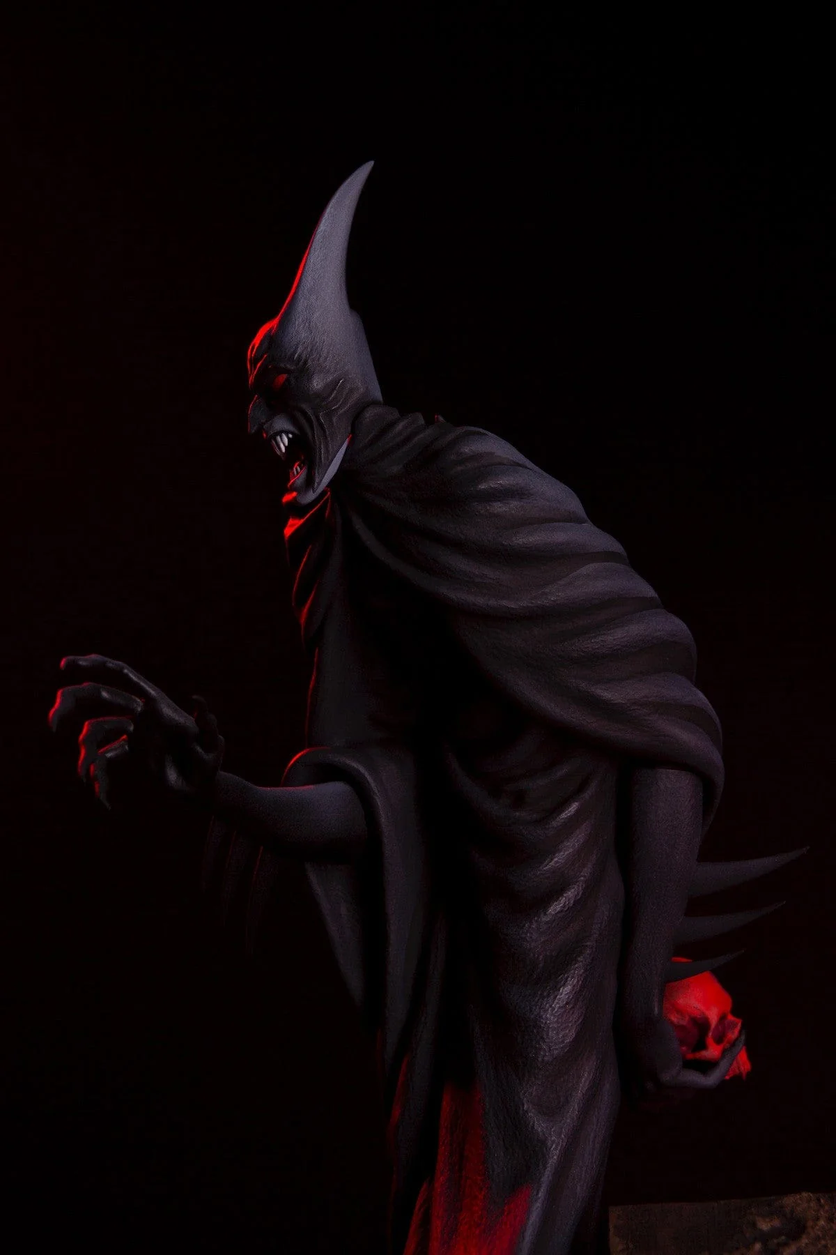 Batman & Dracula: Red Rain Statue (Exclusive) - Image 15
