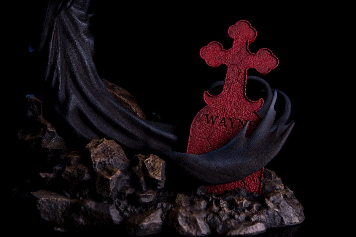 Batman & Dracula: Red Rain Statue (Exclusive) - Image 16
