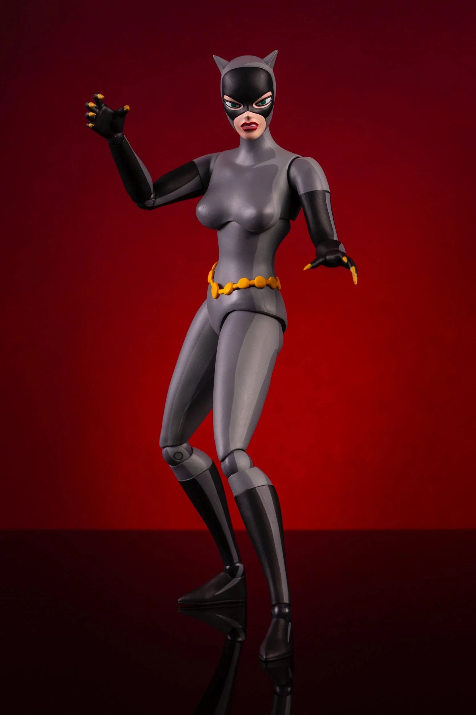 Batman: The Animated Series - Catwoman 1/6 Scale Figure - Regular Edition - Image 19