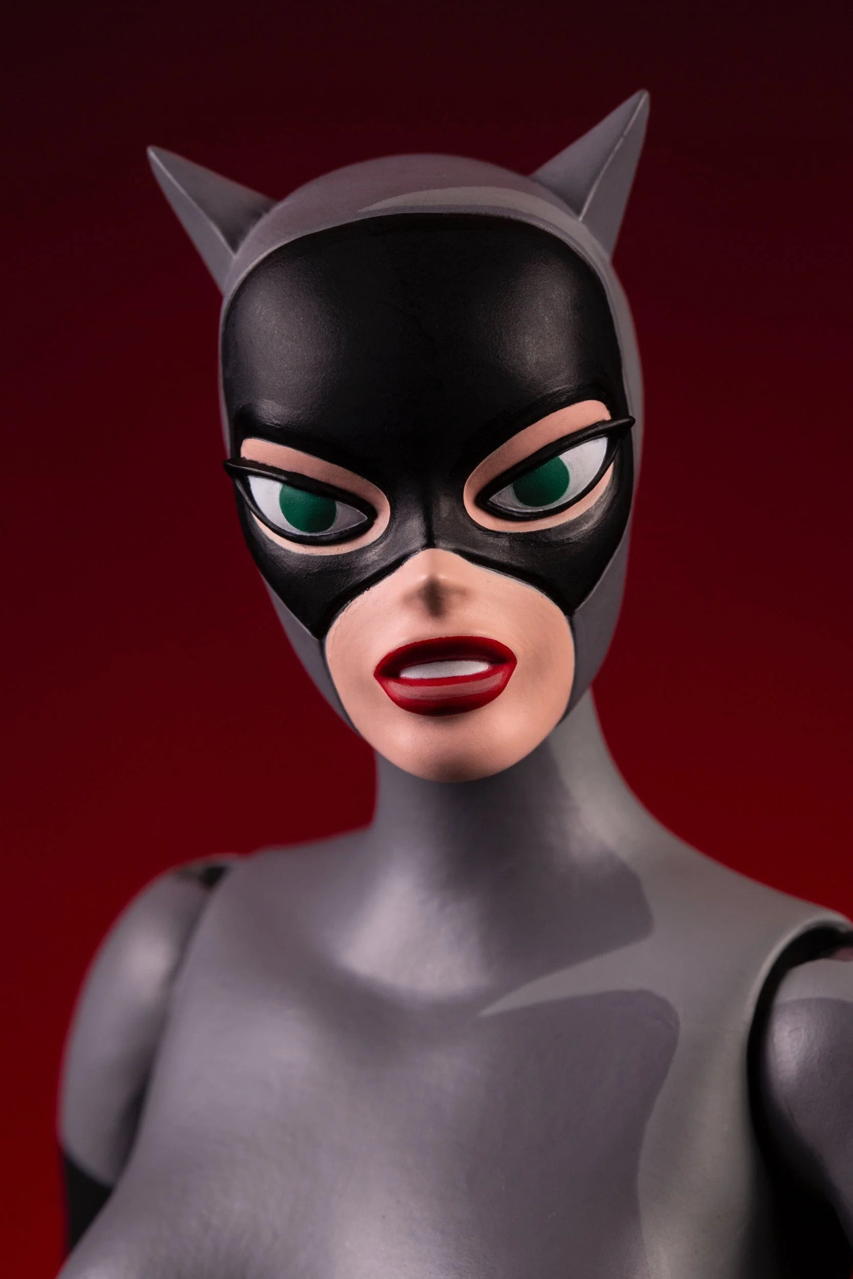 Batman: The Animated Series - Catwoman 1/6 Scale Figure - Regular Edition - Image 8