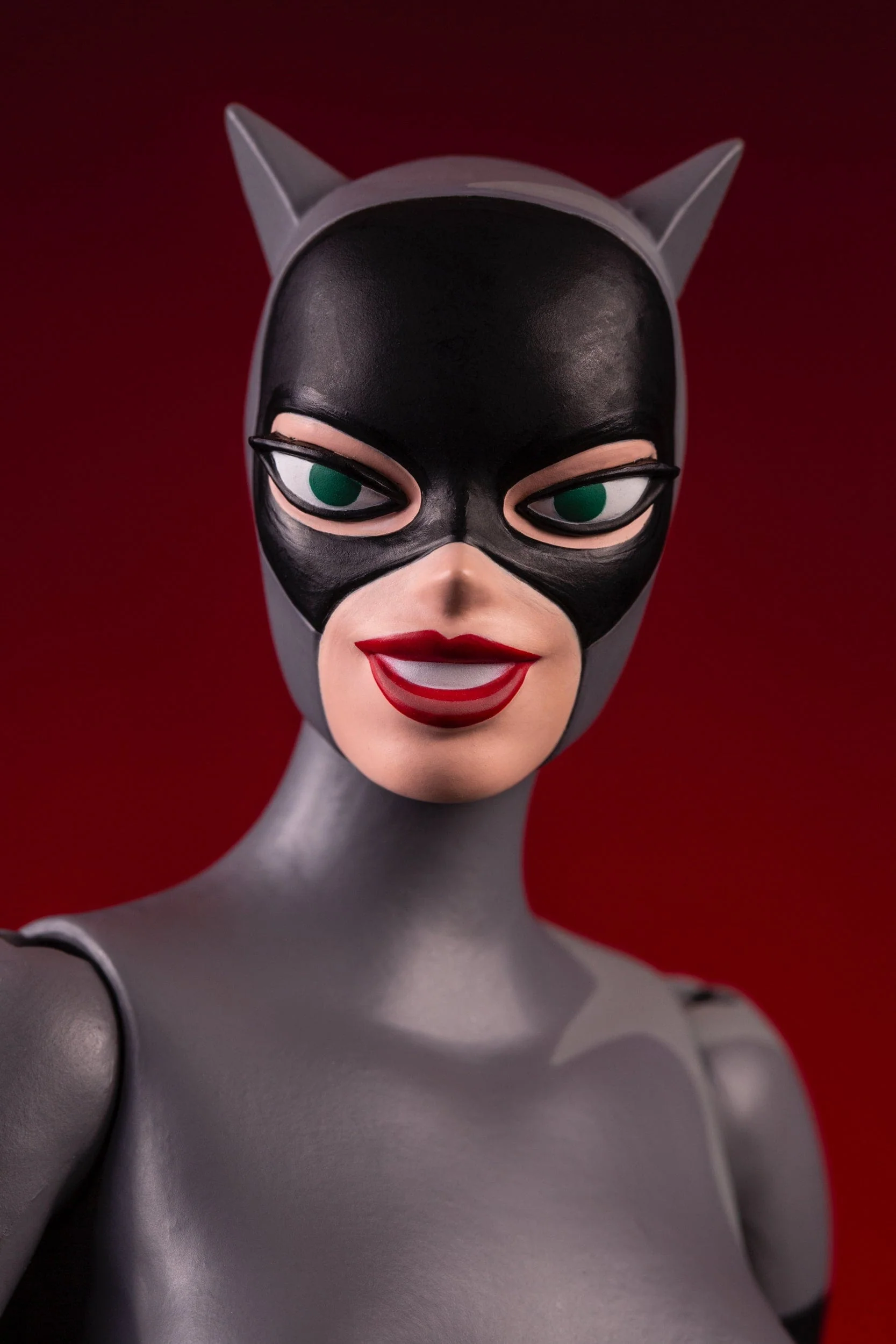 Batman: The Animated Series - Catwoman 1/6 Scale Figure - Regular Edition - Image 9