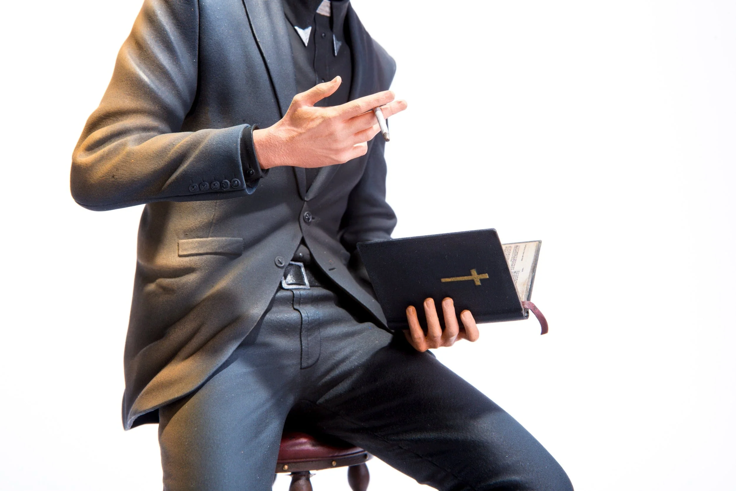 PREACHER: Jesse Custer & Cassidy Statue Set Exclusive - Image 11