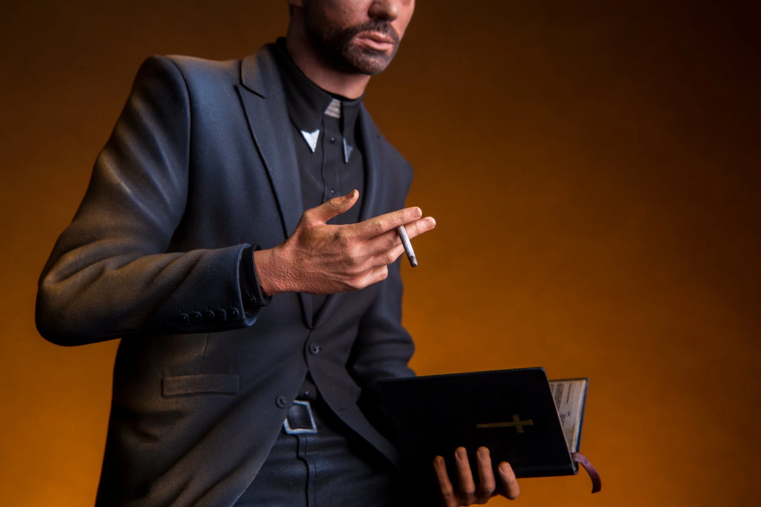 PREACHER: Jesse Custer & Cassidy Statue Set Exclusive - Image 22