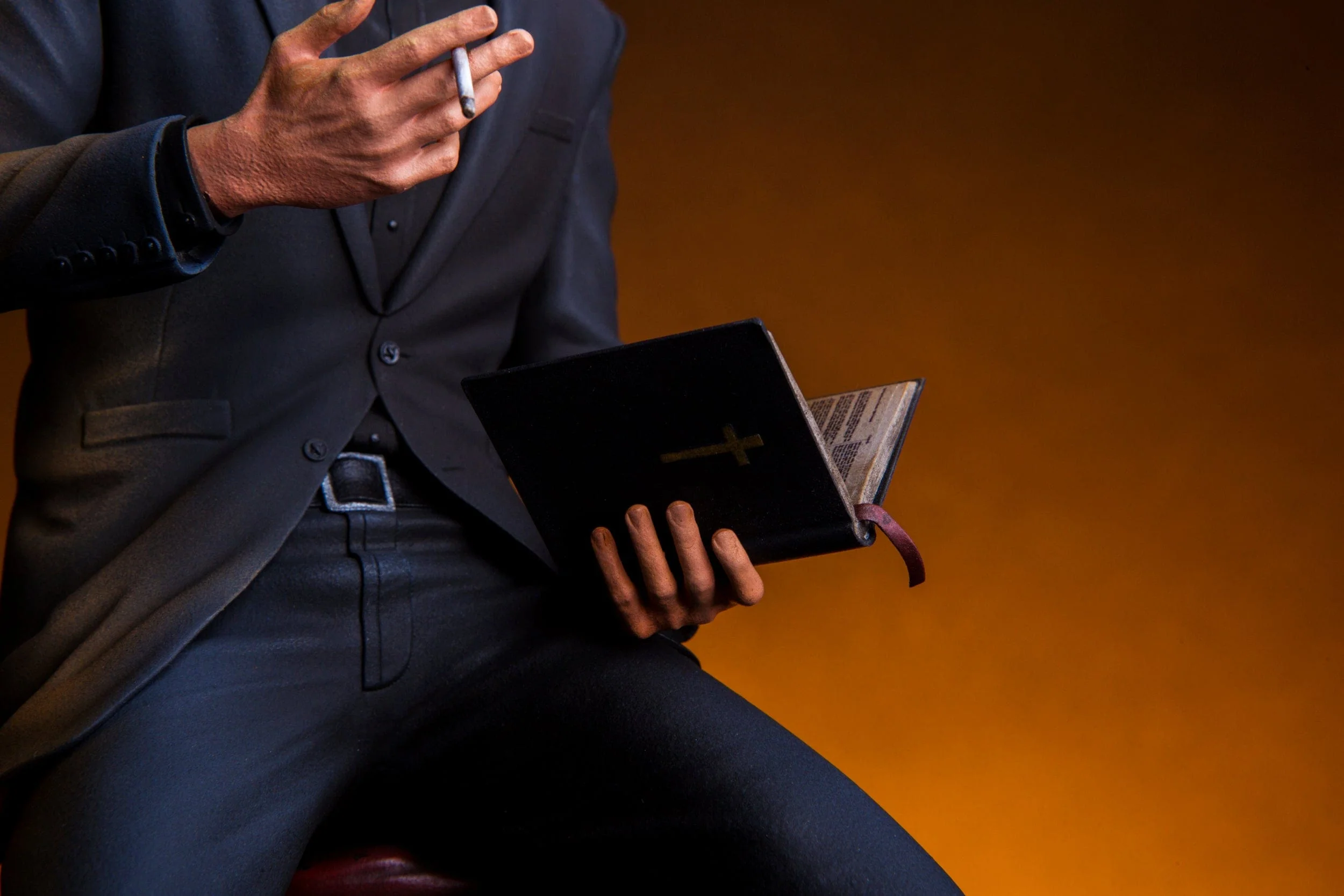 PREACHER: Jesse Custer & Cassidy Statue Set Exclusive - Image 25