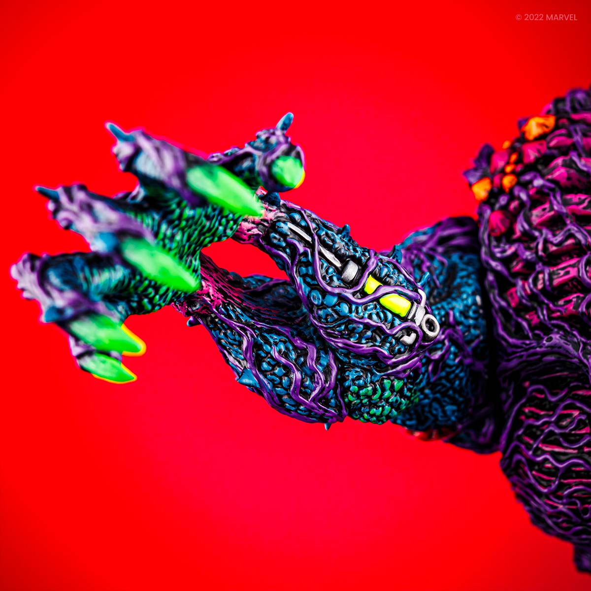 Man-Thing Designer Vinyl Figure - Psychedelic Variant - Image 11