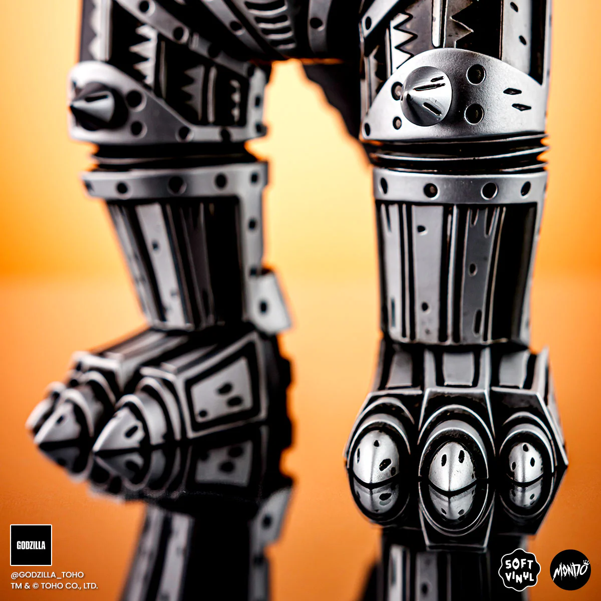 Mechagodzilla (Silver) - Vinyl Designer Figure by Attack Peter - Silver Variant Limited Edition - Image 16