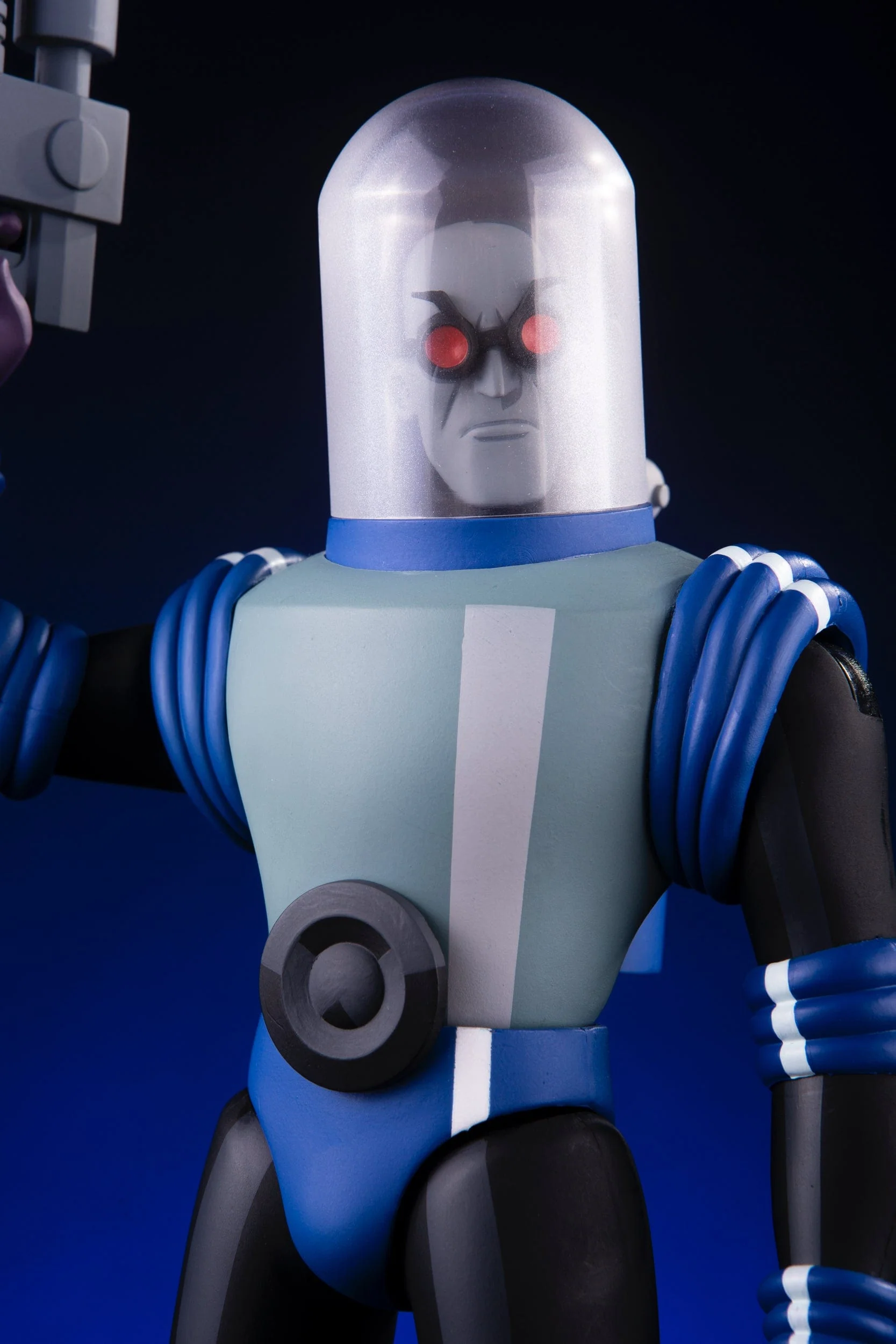 Batman: The Animated Series - Mr. Freeze 1/6 Scale Figure - Image 23