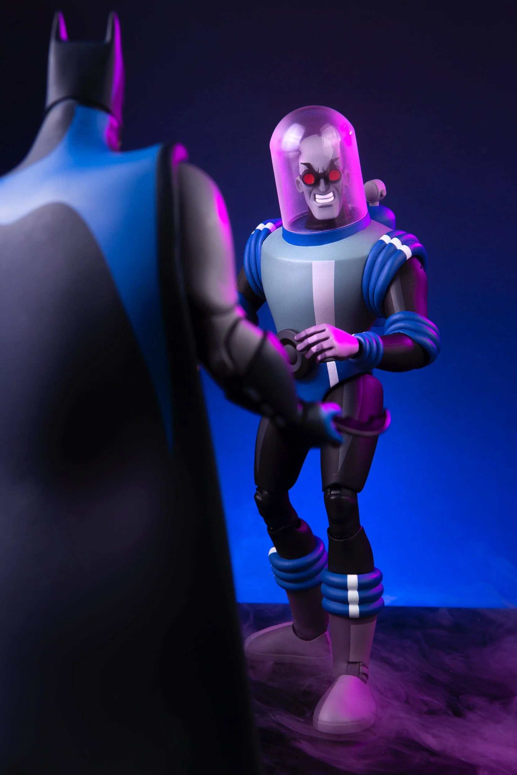 Batman: The Animated Series - Mr. Freeze 1/6 Scale Figure - Image 47