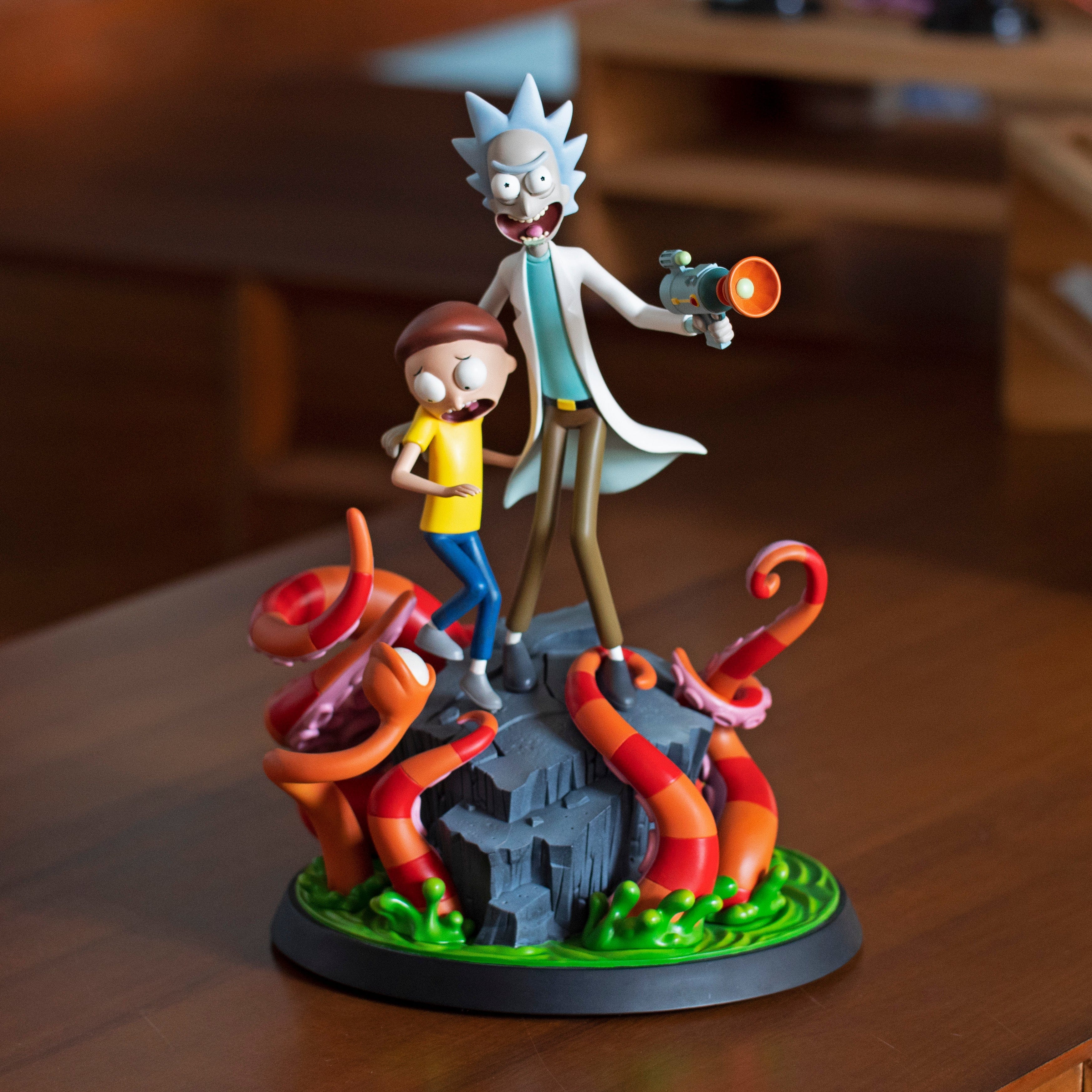 Rick and Morty Statue - Regular - Image 5