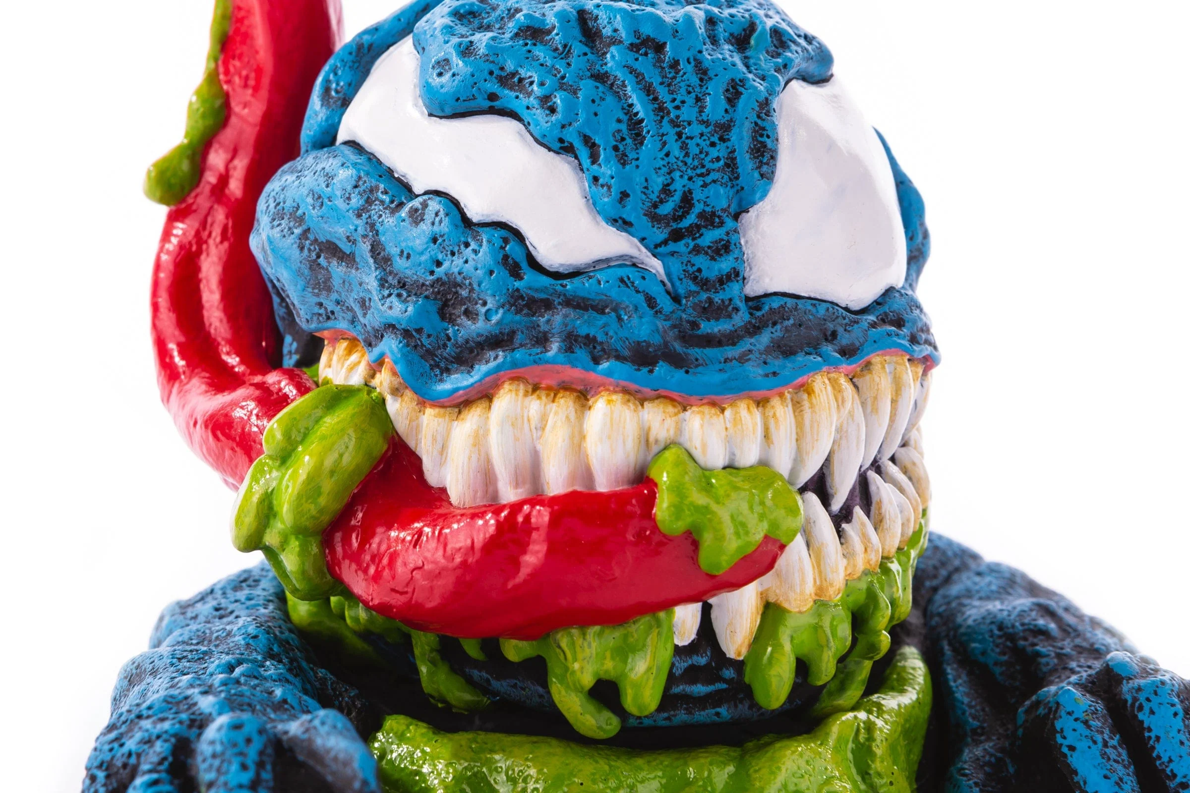 Spider-Man – Venom Mondoid Vinyl Figure (SDCC Exclusive) - Image 12