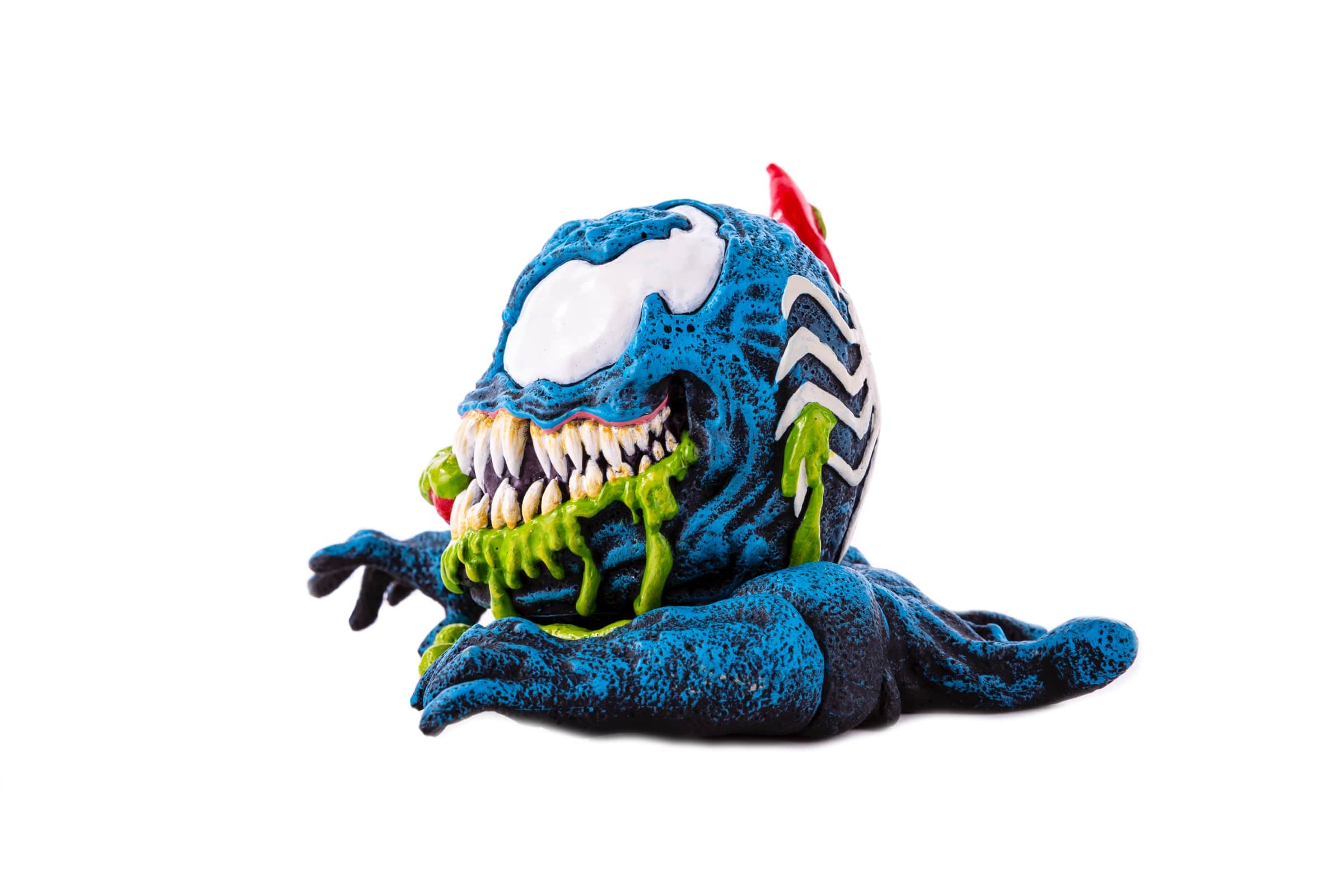 Spider-Man – Venom Mondoid Vinyl Figure (SDCC Exclusive) - Image 6